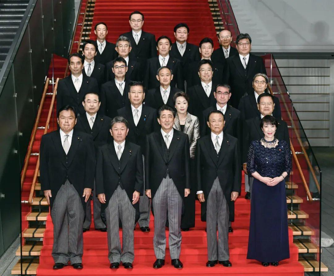 日本首相石破茂决定辞职